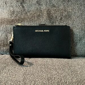 Michael Kors Adele Leather Smartphone Wallet